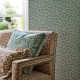 Papel pintado Sanderson Arboretum Truffle Blue Clay 217241